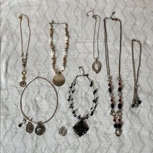 Lot - Lia Sophia 7 Necklaces 5 removable pendants